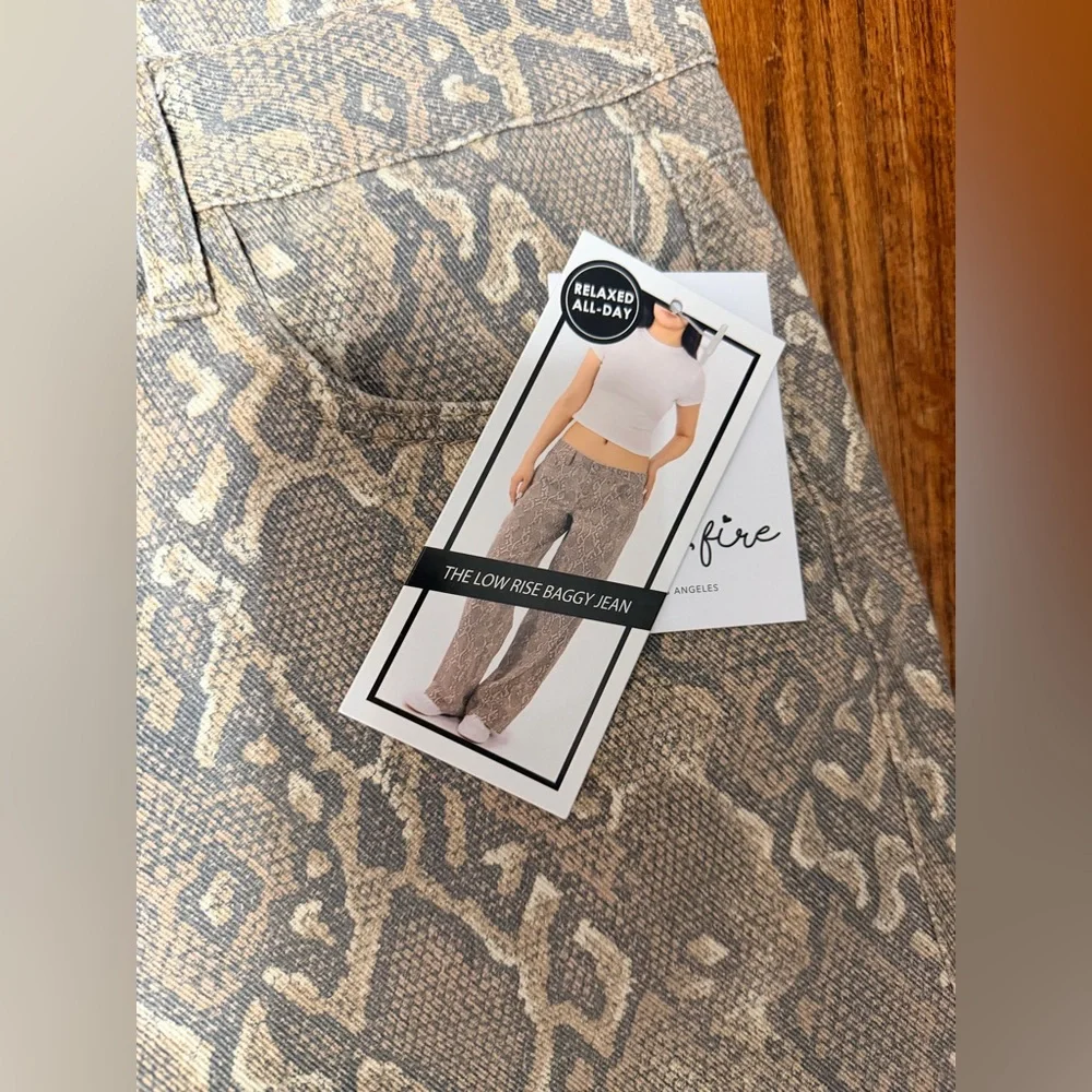 Love Fire Snake Print Pants/Jeans - Juniors Size 9 - Picture 4 of 6